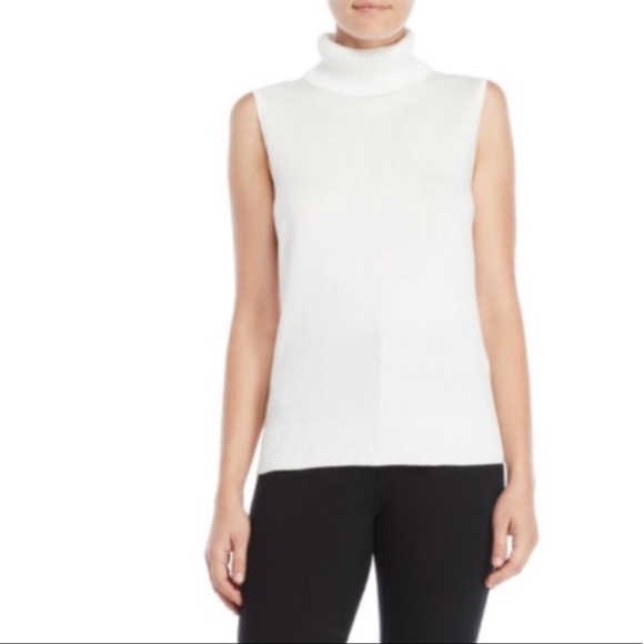 Cable Gauge White Turtleneck Sweater 